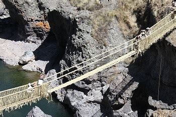 Pourquoi The Bridge of San Luis Rey est-il un récit fascinant sur la destinée et l'amour dans le contexte turbulent du Pérou ?